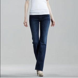 NWOT AG Jeans Jessie Curvy Bootcut 28